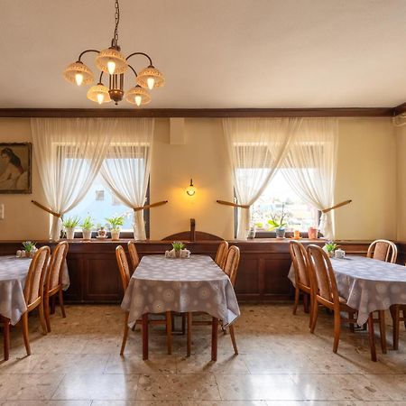 Szenti Vendeghaz Bed and Breakfast Γκιόρ Εξωτερικό φωτογραφία
