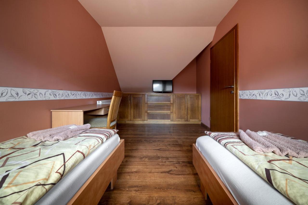 Szenti Vendeghaz Bed and Breakfast Γκιόρ Εξωτερικό φωτογραφία