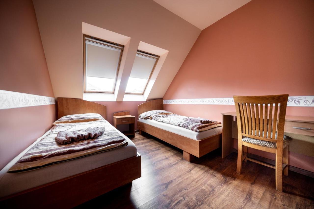 Szenti Vendeghaz Bed and Breakfast Γκιόρ Εξωτερικό φωτογραφία