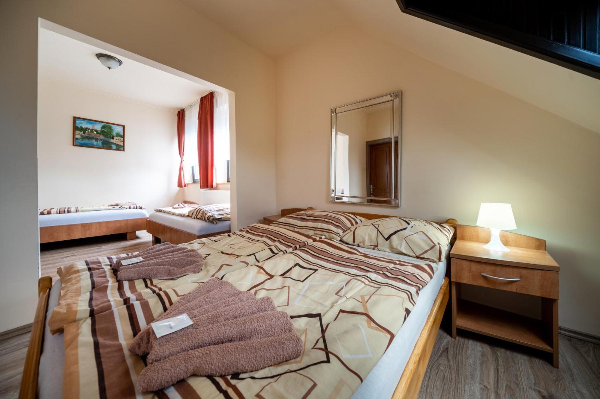 Szenti Vendeghaz Bed and Breakfast Γκιόρ Εξωτερικό φωτογραφία