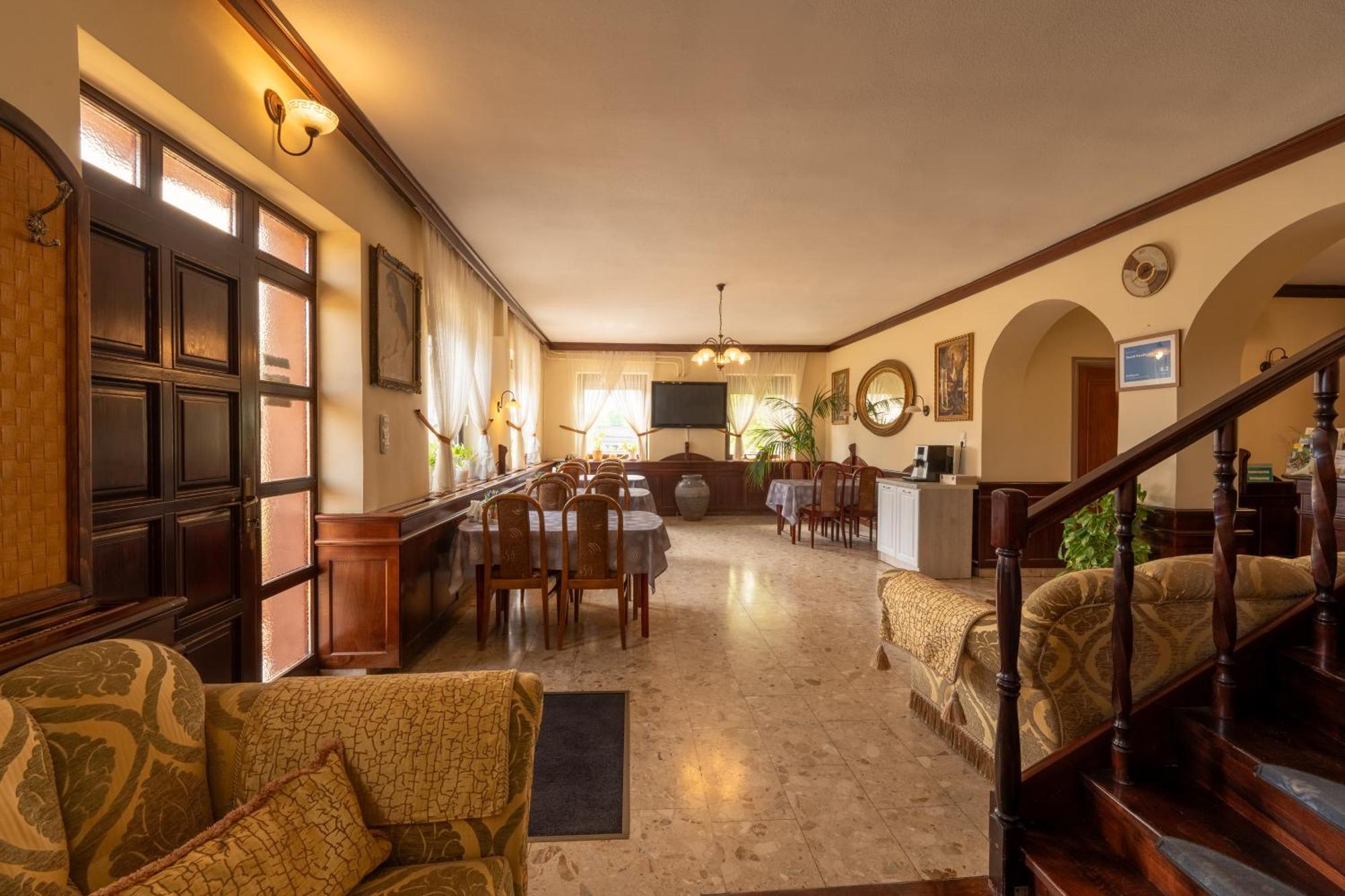 Szenti Vendeghaz Bed and Breakfast Γκιόρ Εξωτερικό φωτογραφία