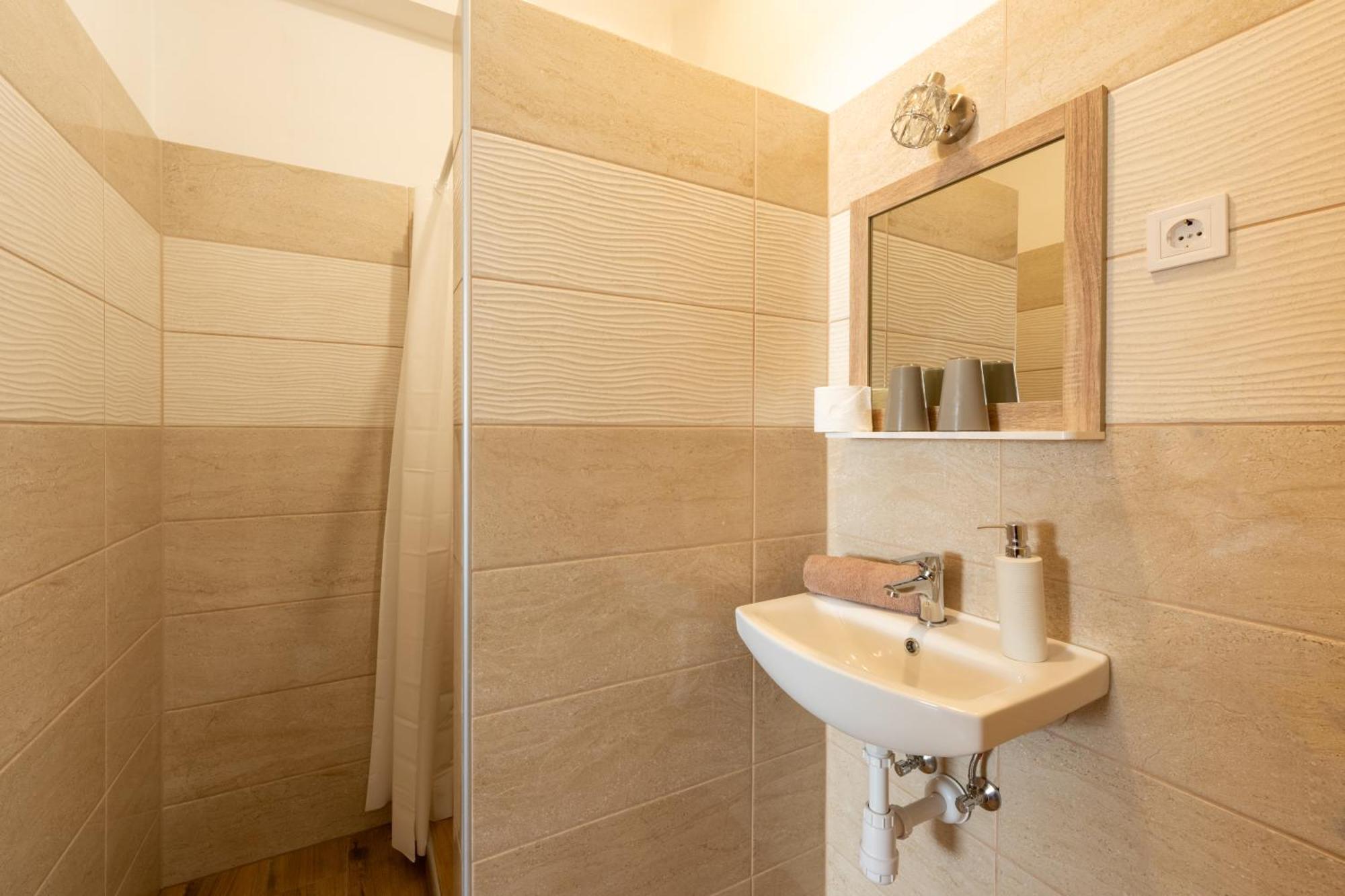Szenti Vendeghaz Bed and Breakfast Γκιόρ Εξωτερικό φωτογραφία